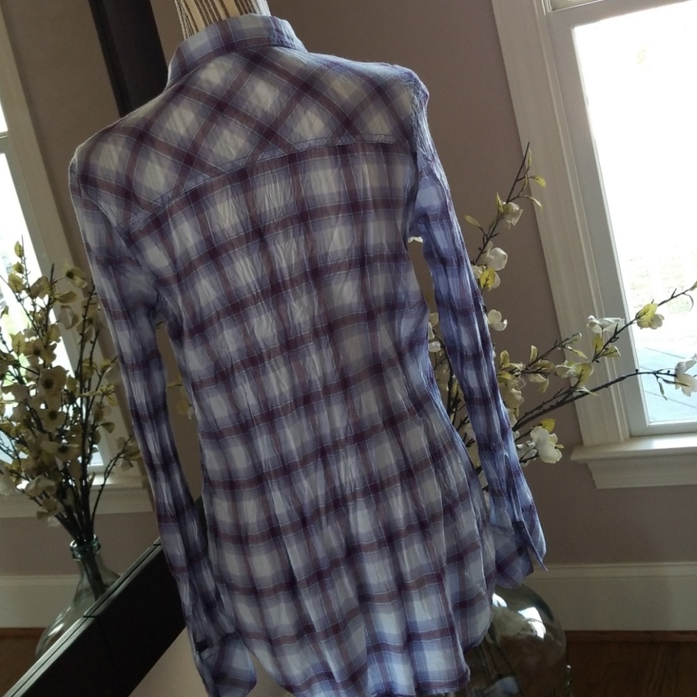 {Rock & Republic} Blue Granite Rococo Rock Top - Picture 2 of 5